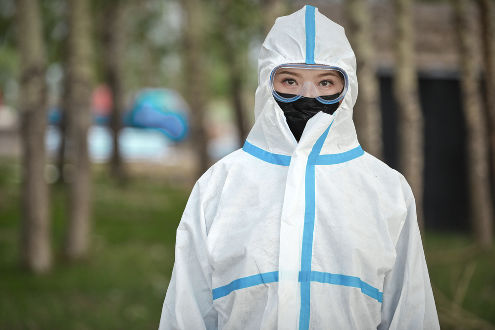 白衣執(zhí)甲，守護(hù)生命——致敬防護(hù)服下的女性力量